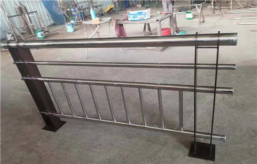 【天津】定做热销不锈钢复合管护栏喷塑