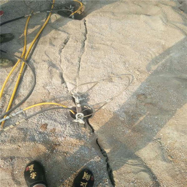 湖南土石方工程清除石方设备技术指导