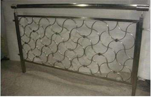 南京批发Q235护栏钢板立柱品种齐全