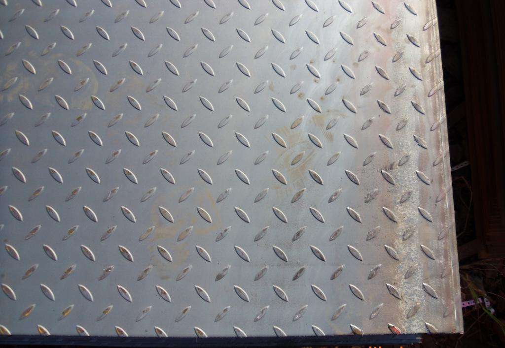 惠州Q235B热轧花纹板 镀锌开平板