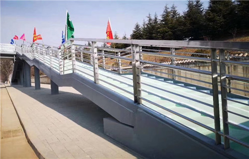 乌鲁木齐路桥护栏可按客户需求生产