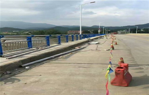 海南省三亚附近市桥梁不锈钢复合管围栏以客为尊