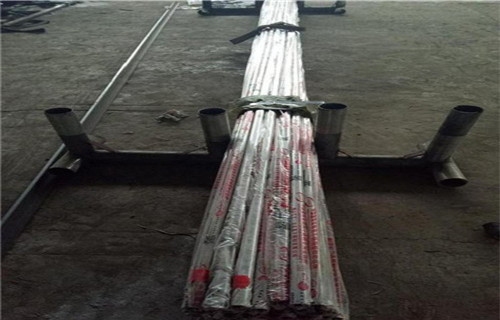 福建当地不锈钢碳素钢复合管栏杆专业生产厂家