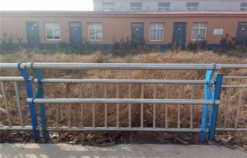 黑龙江不锈钢复合管护栏厂家制作