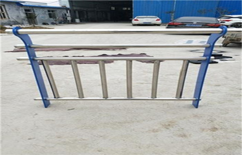 海口201不锈钢/碳素钢复合管天桥护栏质优价廉
