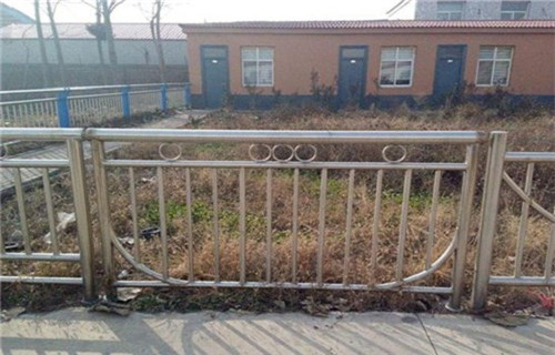 柳州不锈钢护栏立柱安装快捷