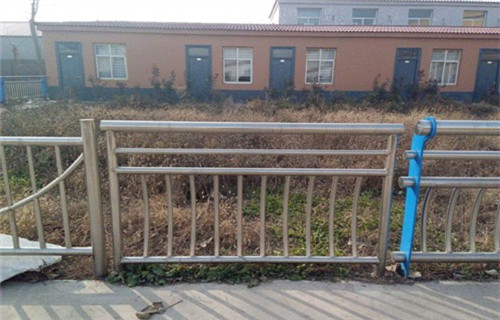 不锈钢河道护栏安装方便优选厂商
