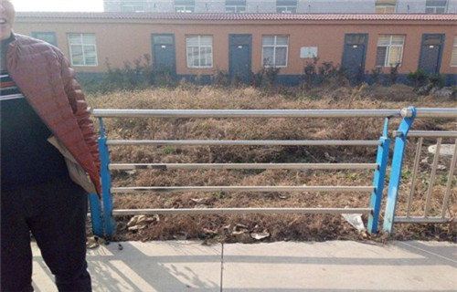 内蒙古不锈钢复合管护栏厂家专业定制