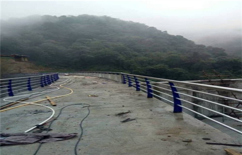 西藏桥梁201不锈钢立柱批发厂商