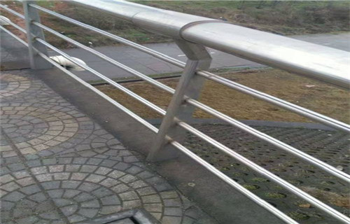 梅州不锈钢复合管桥梁护栏发货