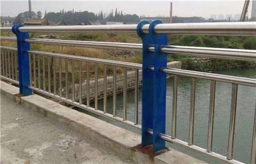 惠州不锈钢内衬碳素钢复合管护栏大气美观