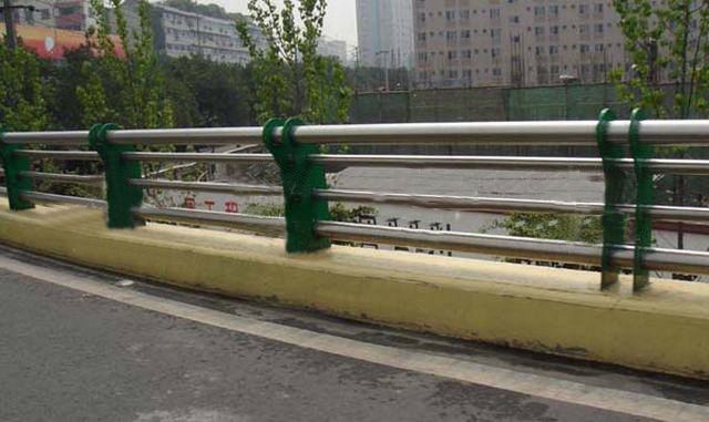 荆州双金属复合管护栏环保产品