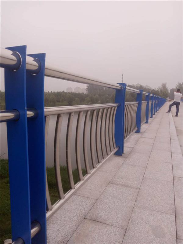湖南定做304不锈钢碳素复合管护栏护栏供应商
