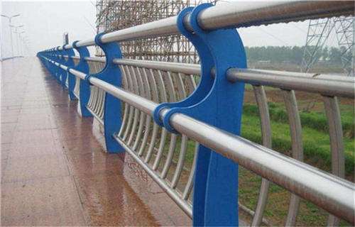 304不锈钢碳素复合管护栏装饰美观低价货源