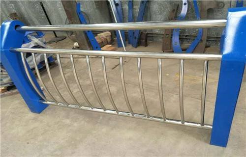 台州201不锈钢碳素钢复合管护栏供应商