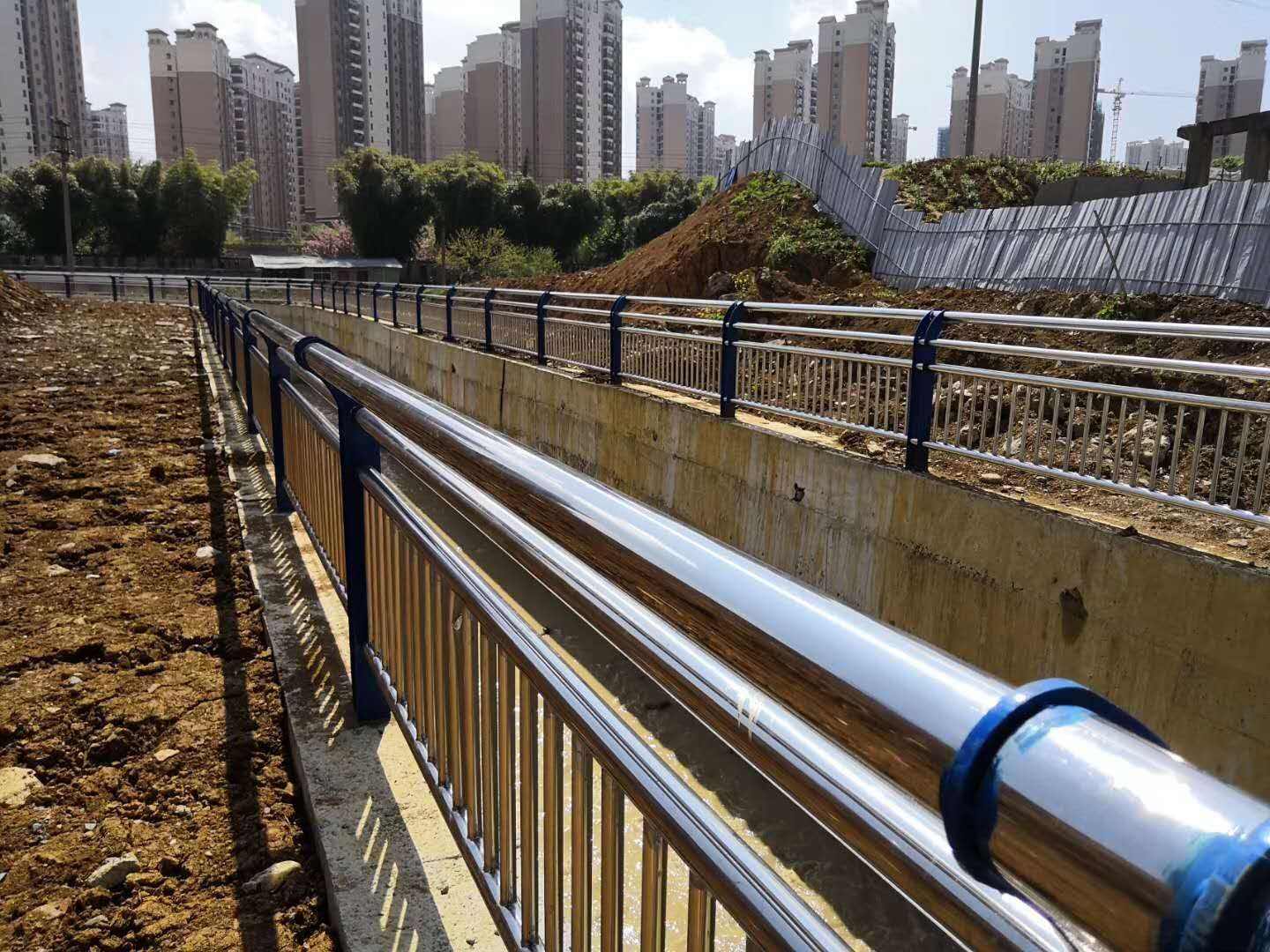 不锈钢复合管河道护栏工艺精细本地货源