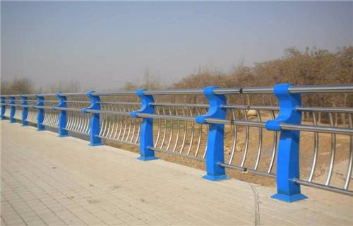 河道护栏品种繁多专业生产设备