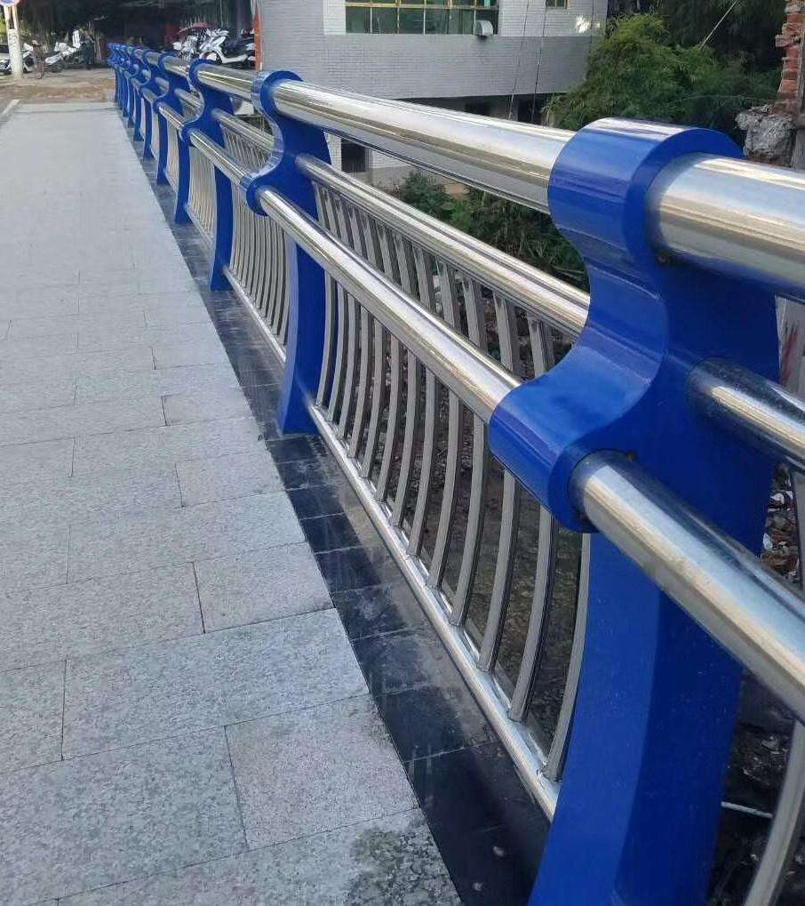 鞍山不锈钢复合管桥梁护栏安装方便