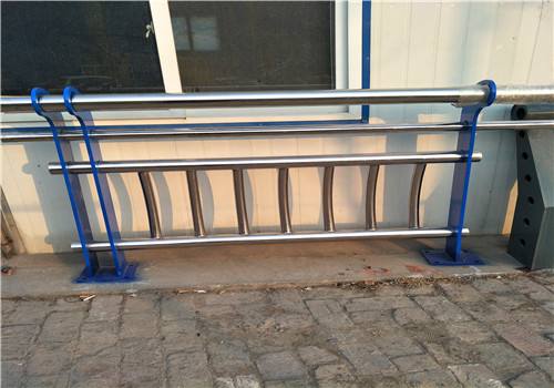 曲靖不锈钢碳素钢复合管护栏质量认证