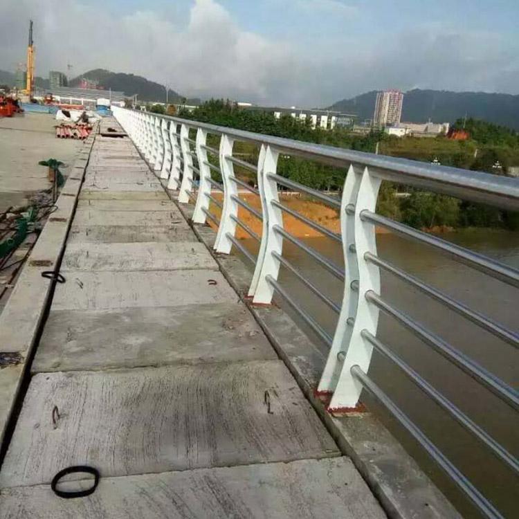 淮北品质不锈钢桥梁栏杆图片