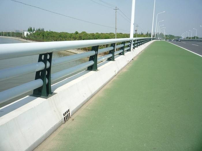 洛阳销售102*3不锈钢复合管桥梁护栏更多优惠