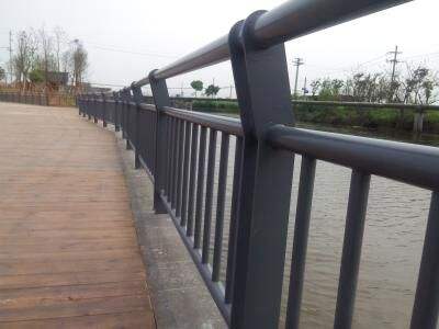 呼伦贝尔桥梁护栏立柱板安装方便