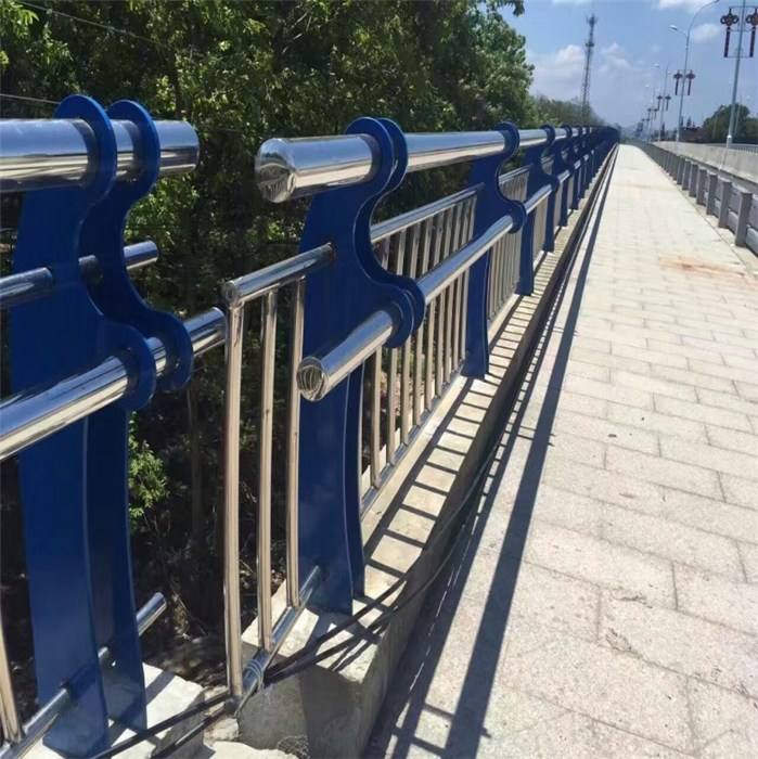湖南127*4不锈钢复合管桥梁栏杆效果图