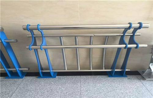 【迪庆】当地不锈钢复合管桥梁护栏销售厂家