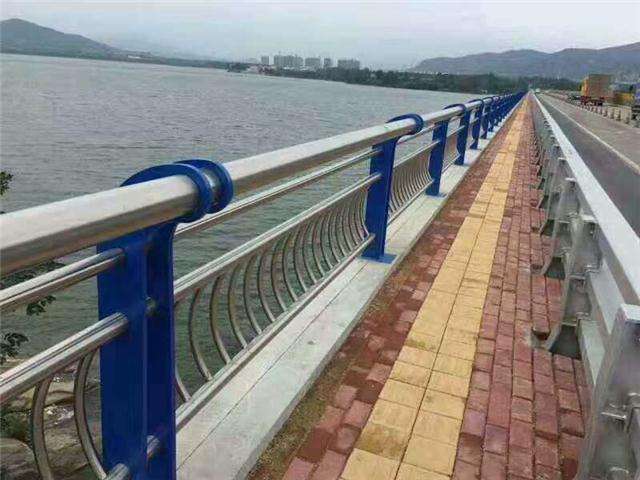 秦皇岛直销102*3不锈钢复合管桥梁护栏供应  