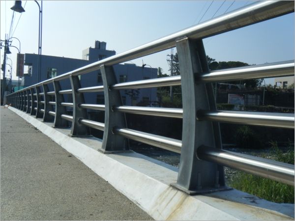 304不锈钢复合管桥梁栏杆生产与根据要求定制
