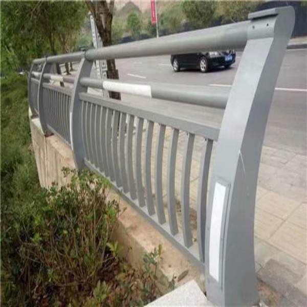 304不锈钢复合管护栏规格介绍当地制造商