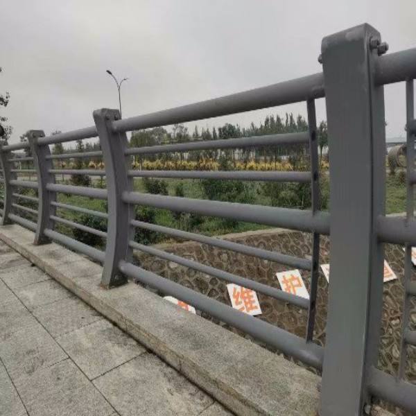 衢州批发桥梁防撞栏杆专业安装队伍