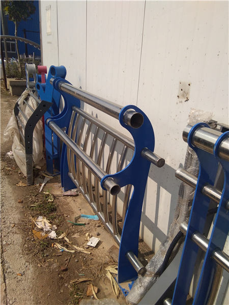 不锈钢复合管栏杆源头厂家生产厂家直营