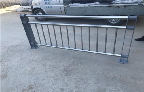 常德不锈钢复合钢管桥梁栏杆生产基地