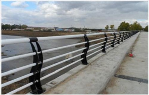 齐齐哈尔镀锌铁管桥梁护栏设计制作