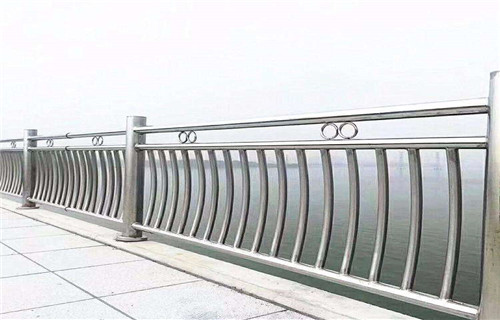 【宁夏】定做桥梁护栏钢板立柱货源充足