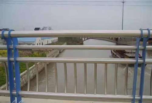 河堤桥梁护栏材质优良