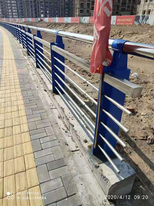 西安城市过街天桥护栏常备百万吨现货