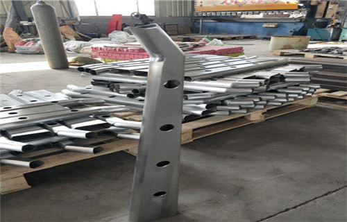 云浮不锈钢碳素钢复合管护栏组装简单