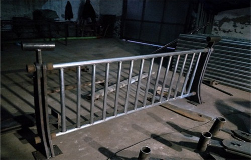 揭阳不锈钢碳素钢复合管护栏每米多少钱