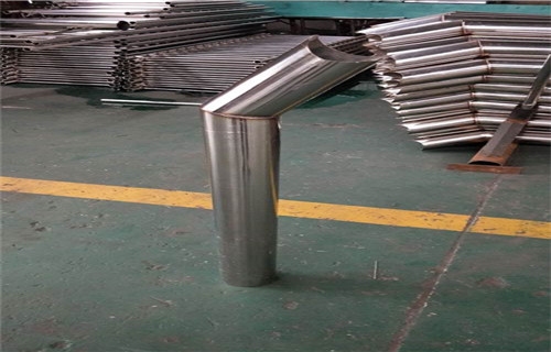 南昌不锈钢碳素钢复合管护栏氩弧焊接
