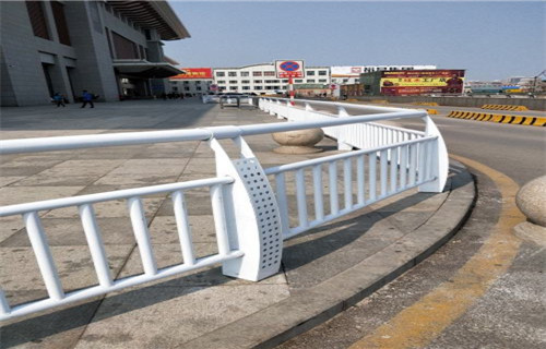 龙岩市政桥梁护栏组装简单