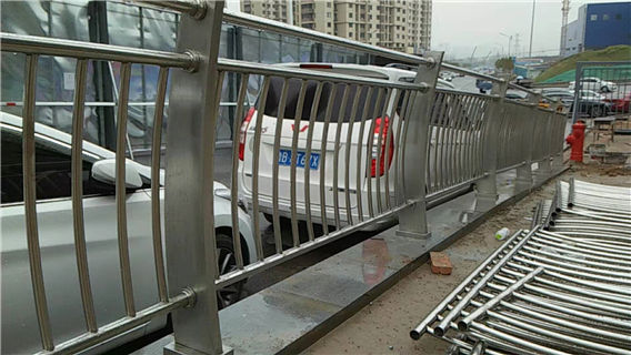 新疆泰科石桥梁护栏||成都市大邑县灯光护栏