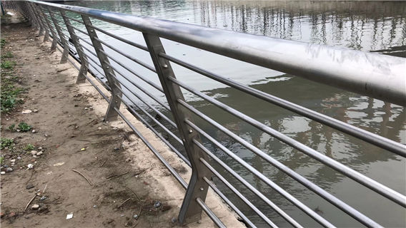 商洛桥梁不锈钢护栏制造厂家||桥梁灯光护栏效果图