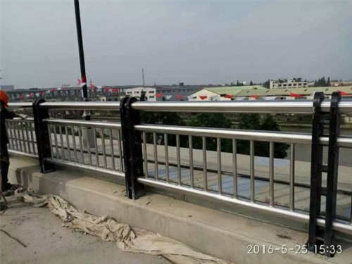 广州不锈钢复合管护栏容易清洗