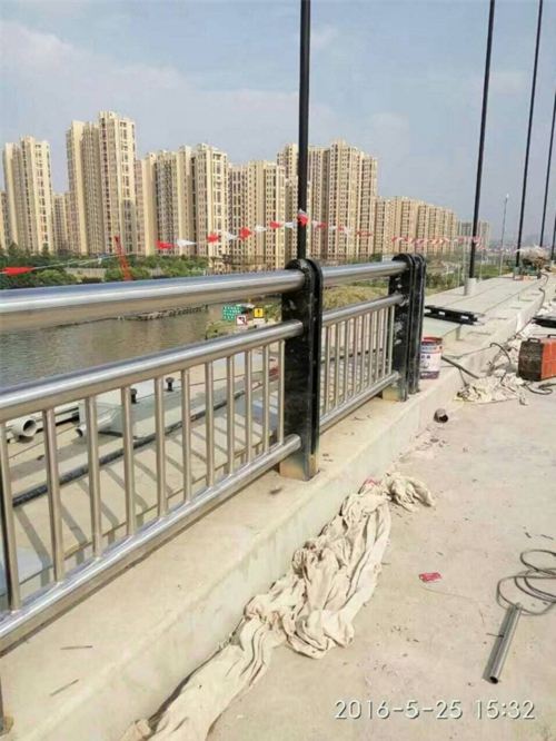 重庆天桥不锈钢护栏杆耐磨防腐