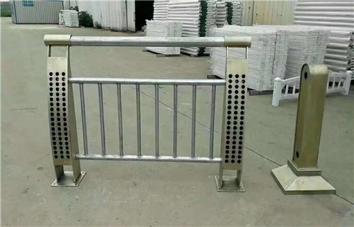 批发[亮洁]304不锈钢复合管护栏实体企业生产