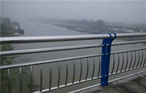 楚雄201不锈钢复合管桥梁栏杆高度标准