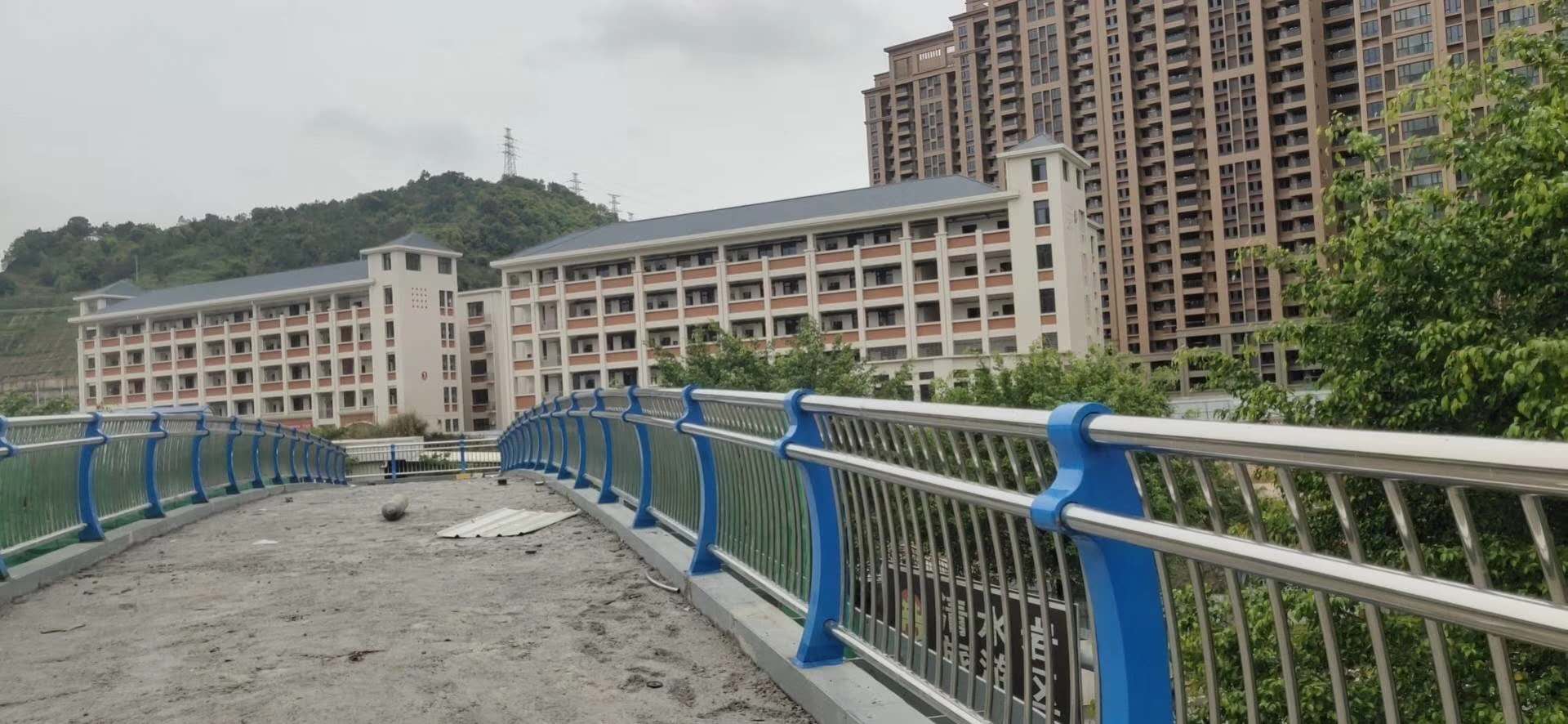 广州不锈钢桥梁防撞护栏真实让利给  