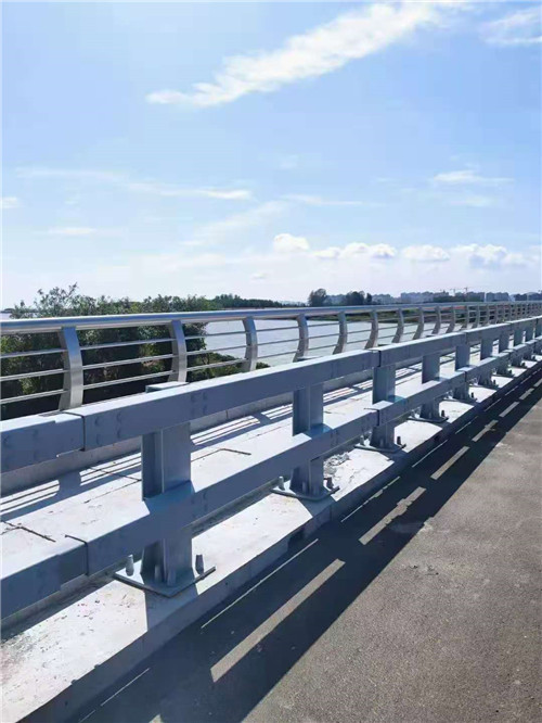 重庆304不锈钢复合管护栏造型美观